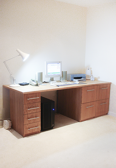 Free standing office desk Free standing office desk