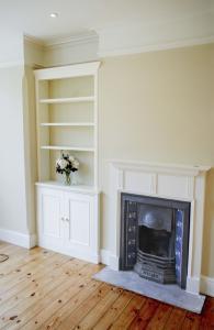 Single alcove unit furniture