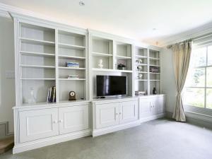 fitted living room furniture