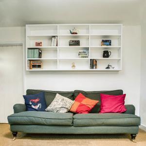 Built shelves for living room wall