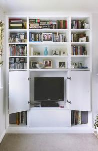 built in bookcases around TV