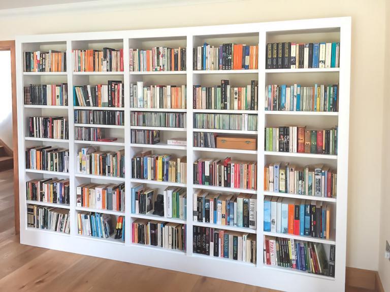 Home library shelving in white Built in Solutions
