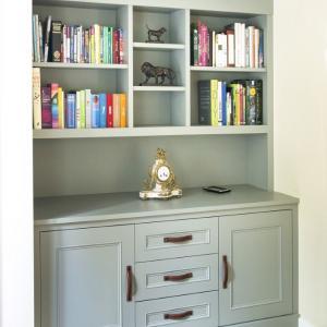 Alcove cupboard finihsed in F&B Pidgeon woodstock