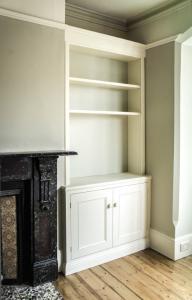 Traditional Victorian styled Alcove unit in Oxford