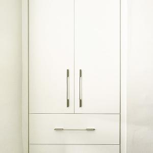 Contemporary styled built in Alcove wardrobe with drawers