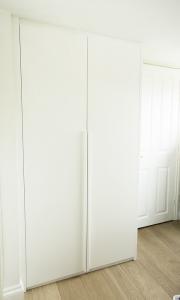 Modern-contemporary-alcove-wardrobe