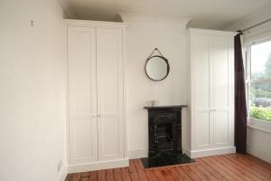 Shaker built in alcove wardrobe