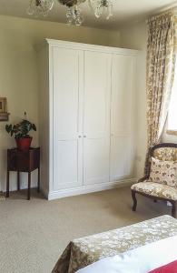 Simple shaker designed fitted wardrobe