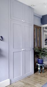 Victorian alcove wardrobe in blue with high doors