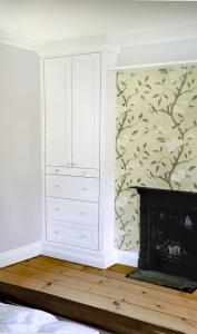 Victorian wardrobe Fitted in bedroom alcove