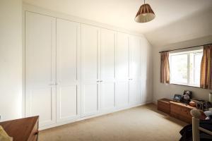 Wall-to-wall-shaker-wardrobes