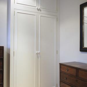 simple-beaded-alcove-wardrobe