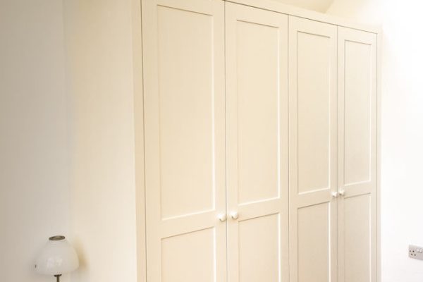 4-door-shaker-wardrobe-in-corner