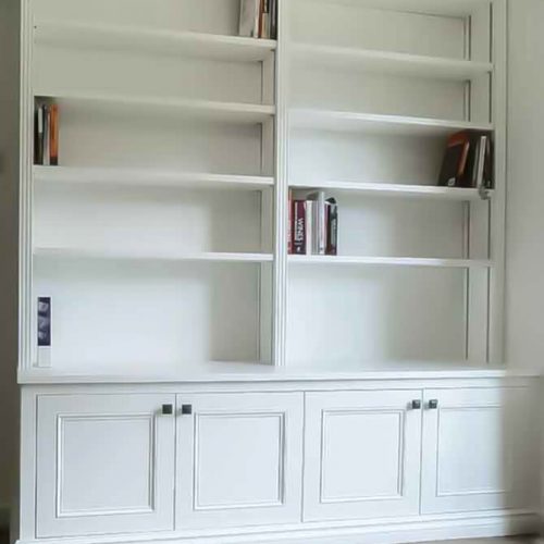 Double Built in alcove with twin column bookcase