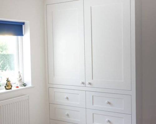 Shaker-wardrobe-with-drawers