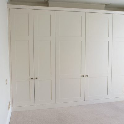 Shaker-wardrobes-across-alcoves