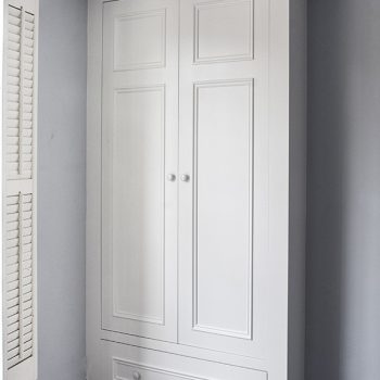 alcove wardrobe built in to bedroom
