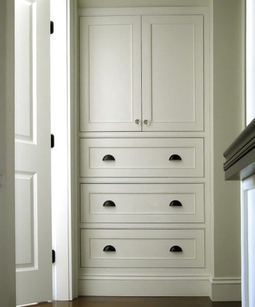 Alcove cupboard with drawers