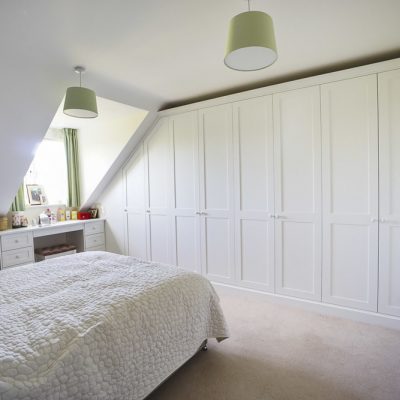 modern fited wall to wall wardrobe & fitted shaker bedroom